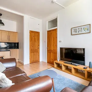 Apartment Amazing - Dalgety St - Near Holyrood, Edinburgh